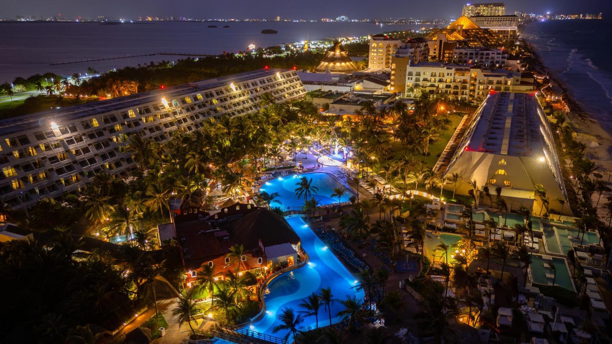 Grand Oasis Cancun Hotell Exteriör bild The Atlantis Paradise Island resort