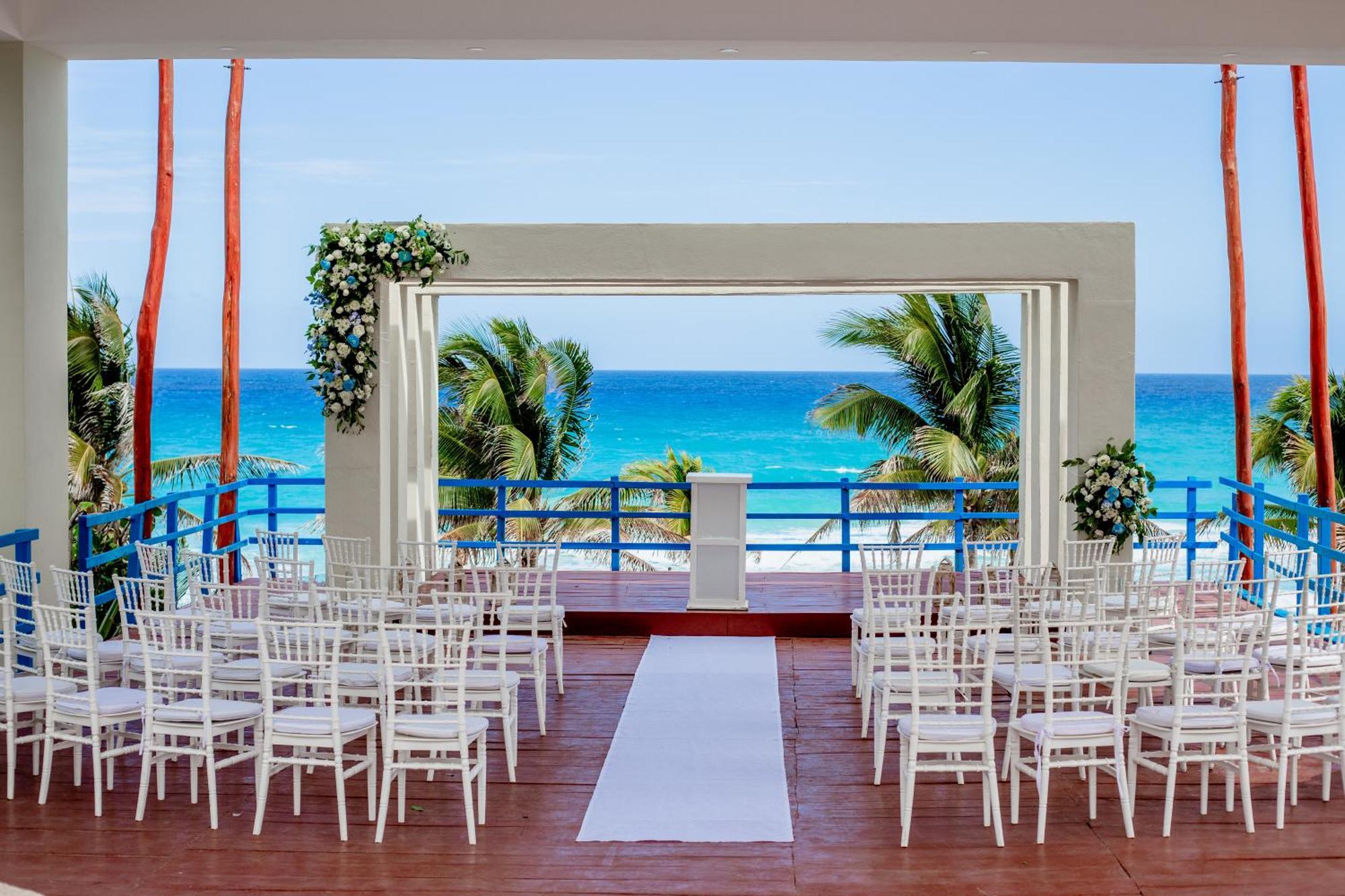 Grand Oasis Cancun Hotell Exteriör bild Wedding Chapel at the Grand at Moon Palace